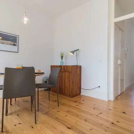 Lovelystay - Sunny Santa Catarina Ii شقة Lisboa