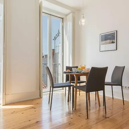 Lovelystay - Sunny Santa Catarina Ii Lisbon